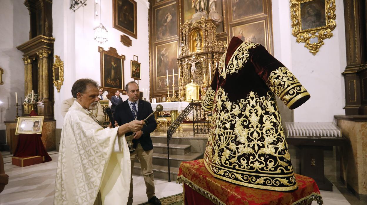 Presentación y bendición de la nueva túnica