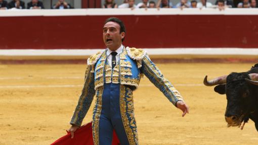 Enrique Ponce en una de sus corrida