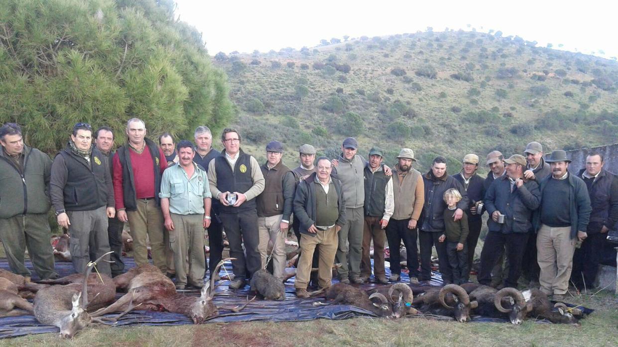 Foto de una montería en los montes públicos gestionados por la sociedad de cazadores de Hornachuelos