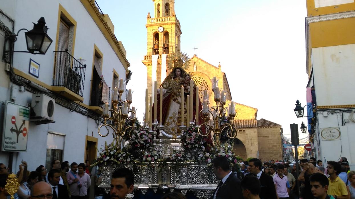 La Virgen de la Victoria, durante su procesión