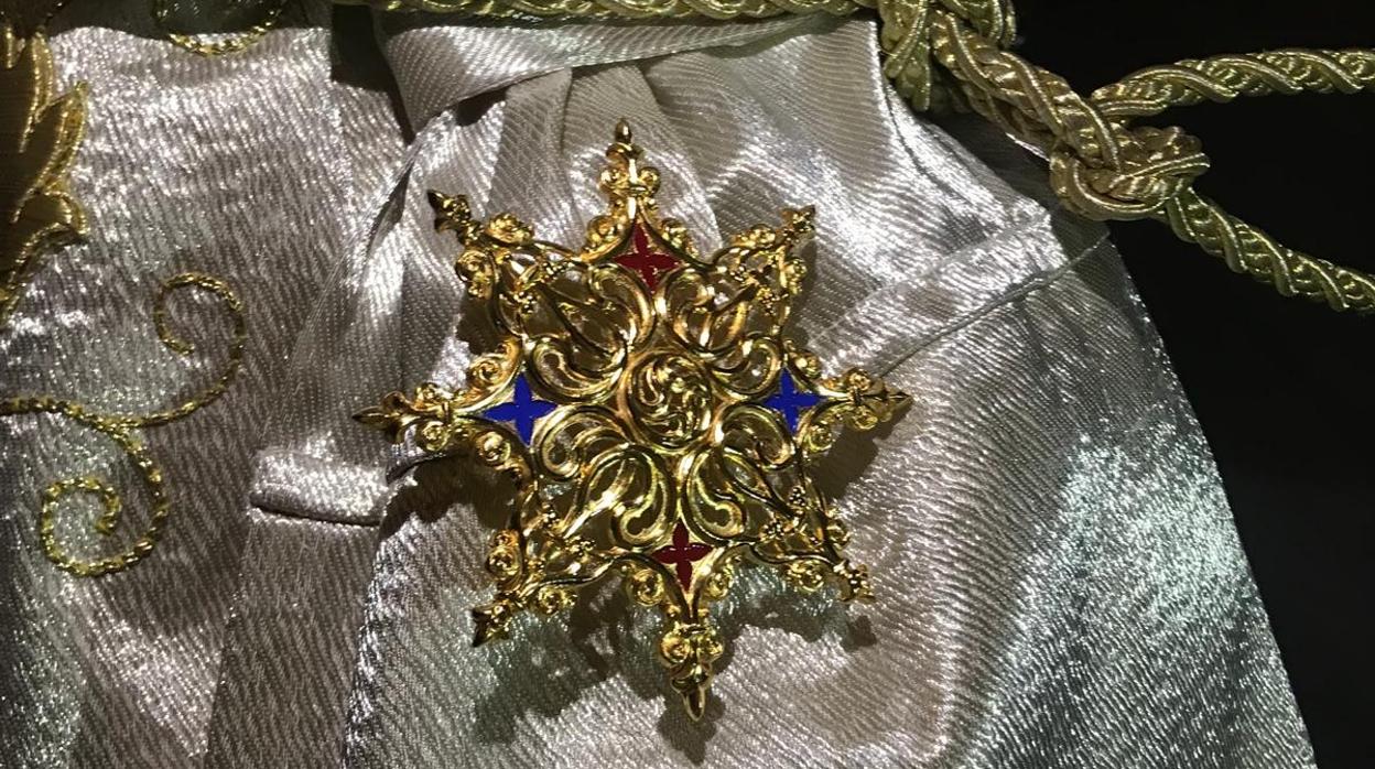 Nuevo broche del Cristo de Gracia