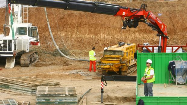 Los construtores lamentan que las licencias de obra en Córdoba llegan a tardar hasta catorce meses