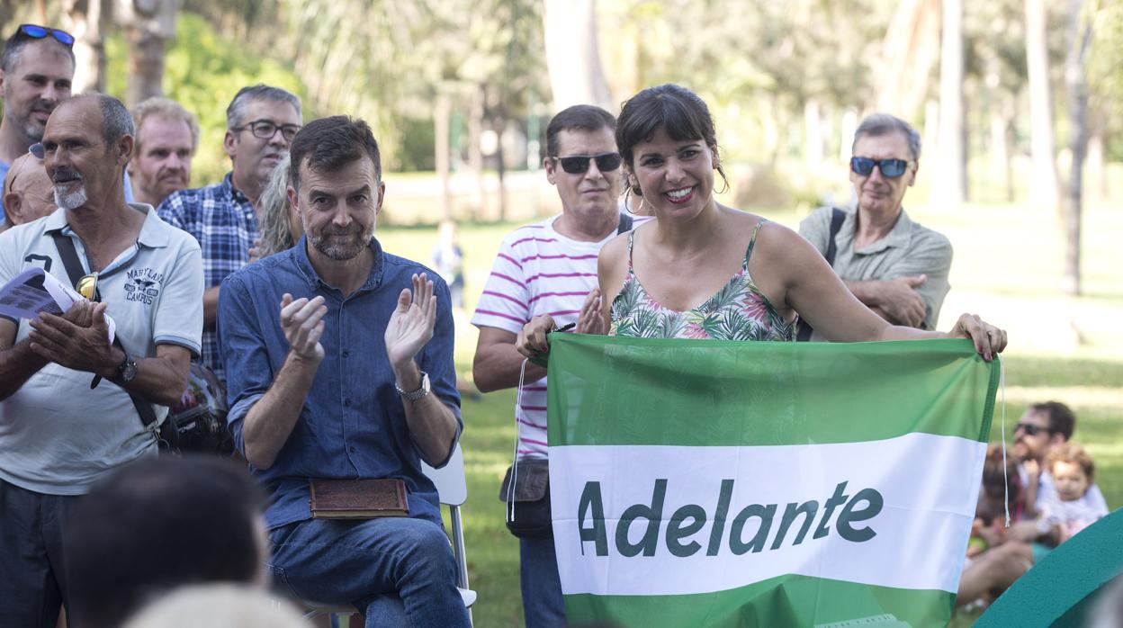 Antonio Maíllo y Teresa Rodríguez en un acto de su confluencia Adelante Andalucía