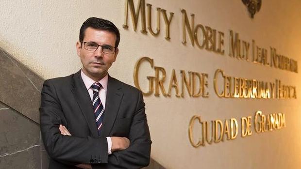 El alcalde de Granada intentó ceder un palacete millonario a la empresa de su mujer