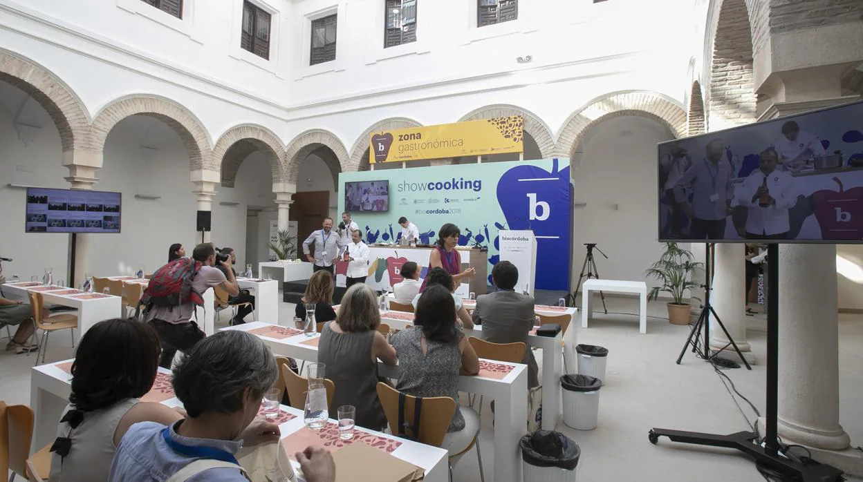 Actividad de la Feria BioCórdoba en el Palacio de Congresos que ayer volvió a abrirse