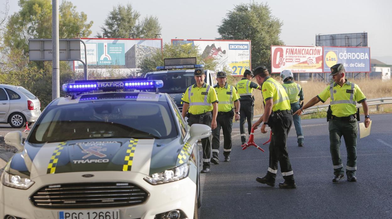 Control de la Guardia Civil de Tráfico en Córdoba