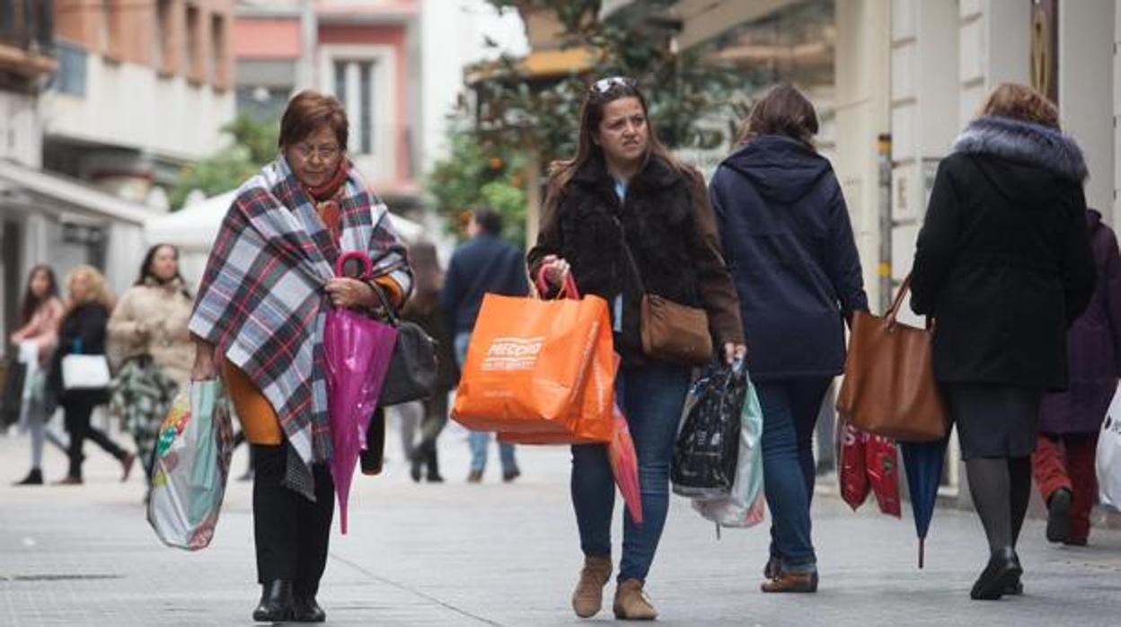 Esta semana habrá que alternar la chaqueta y el paraguas, con la manga corta y las gafas de sol