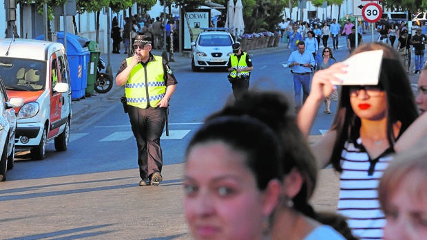 La oposición en Córdoba culpa a la falta de previsión del cogobierno de las carencias en la Policía Local