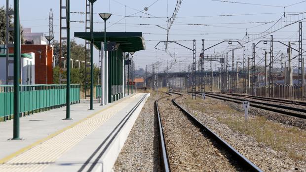 La alcaldesa de Córdoba tratará con Renfe la bonificación del billete del Cercanías