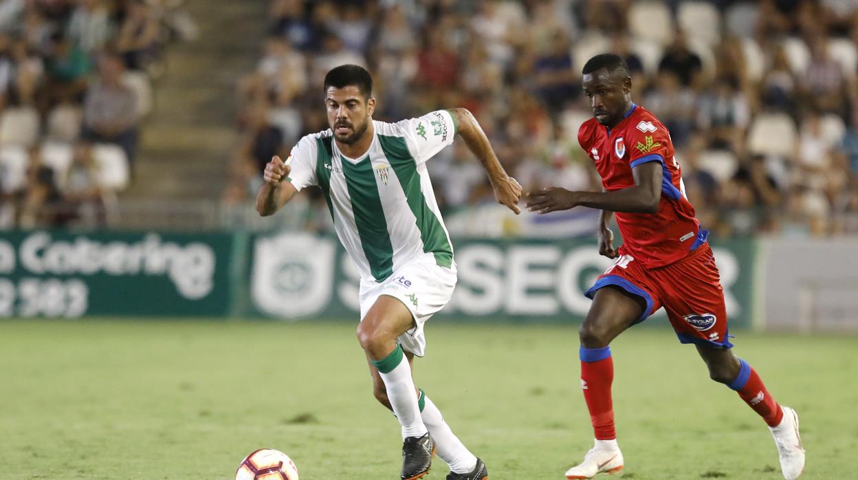 Aythami Artiles durante el Córdoba-Numancia de la primera jornada del campeonato liguero