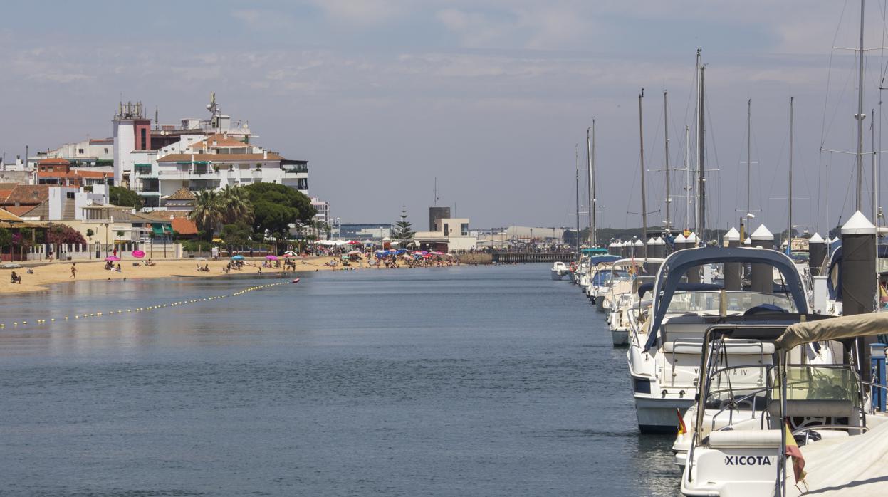 Embarcaciones recreativas en la ría de Pumta Umbría