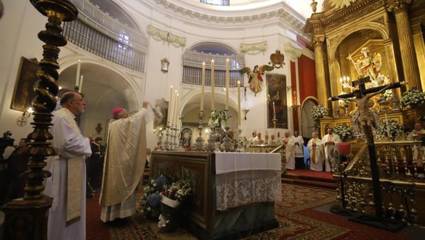 El obispo de Córdoba clama a San Rafael: «Ya está bien de discutir de la Mezquita-Catedral»