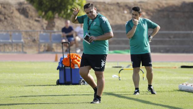 Córdoba CF | Sandoval: «Tenemos que estar compactos y tener más protagonismo con el balón»