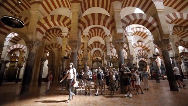 ABC repasa en un foro la historia de la Mezquita-Catedral como el «templo de Córdoba»