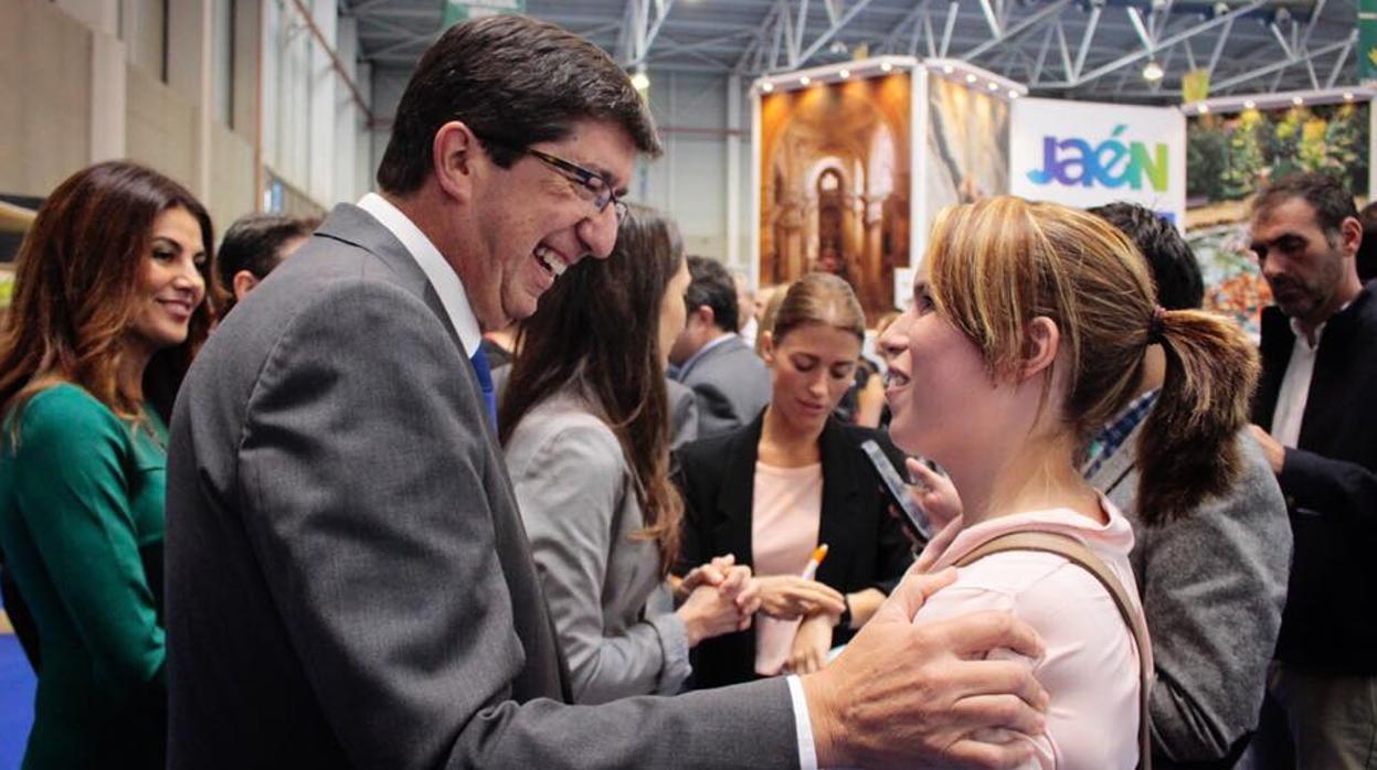 Juan Marín, durante su visita a la feria de turismo de interior Tierra Adentro, que se celebra en Jaén