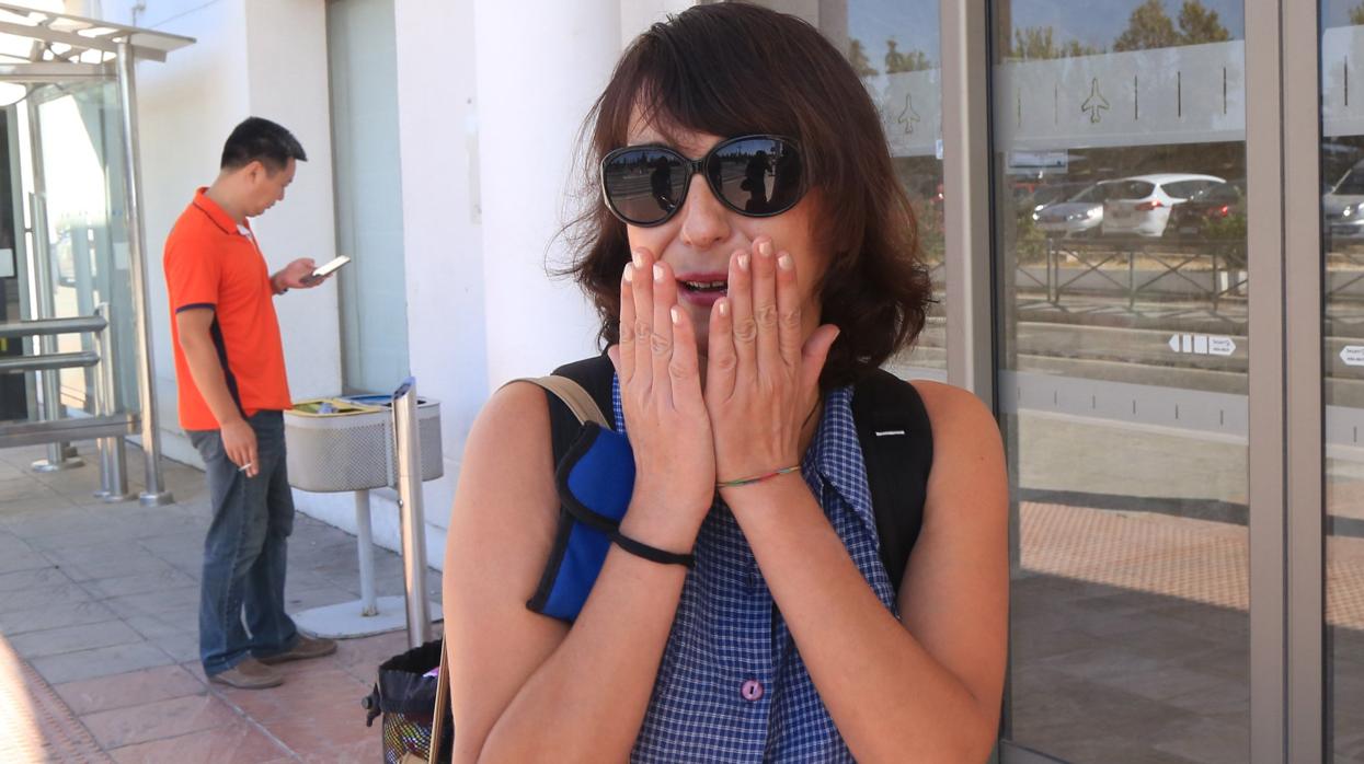 Juana Rivas, en el aeropuerto de Granada