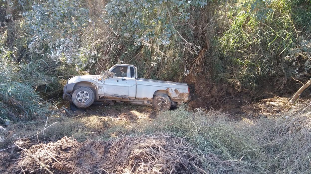 Imagen facilitada por los bomberos del vehículo accidentado.