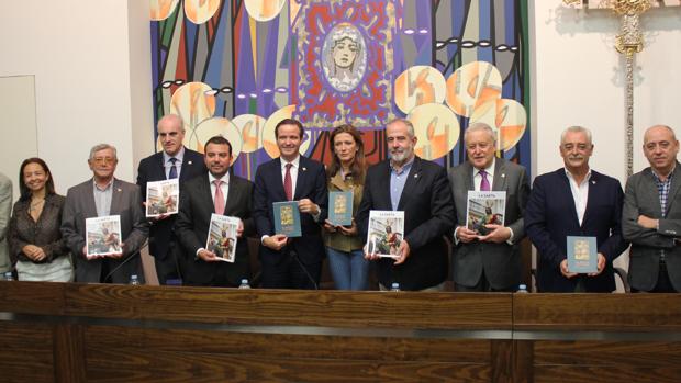 La Agrupación de Cofradías acoge la presentación de «La Saeta de otoño»