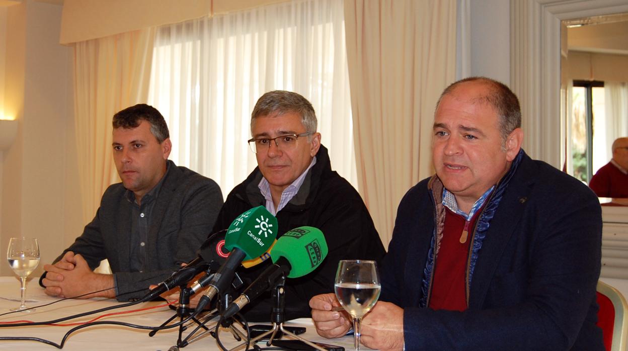 Los alcaldes de Jimena, Castellar y Los Barrios, en rueda de prensa.