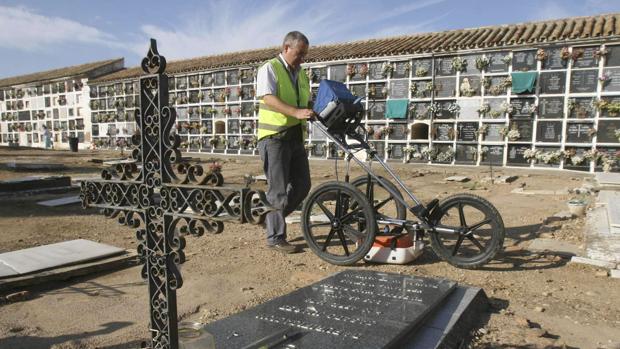 El Ayuntamiento de Córdoba aprueba las excavaciones de las fosas comunes del cementerio de la Salud