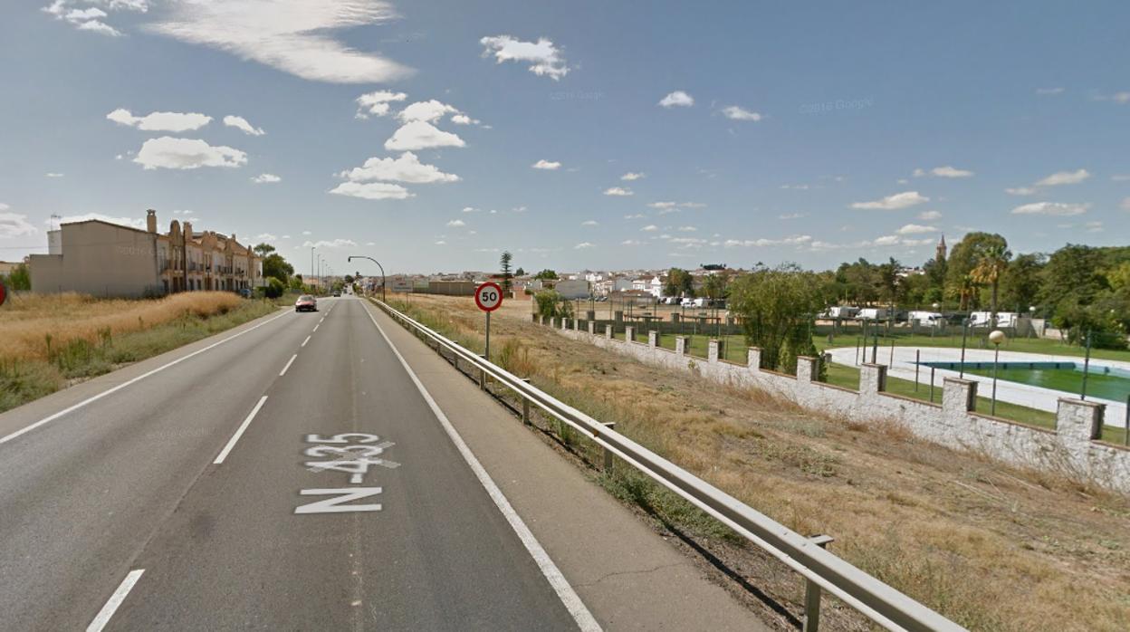 El atropello ha tenido lugar en la carretera N-435 cerca de la piscina municipal de Trigueros, Huelva