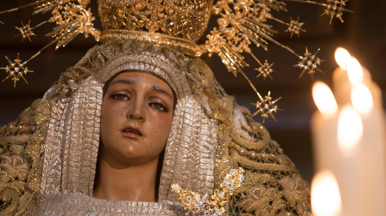 María Santísima de la Esperanza de Córdoba, en su paso de Palio el Domingo de Ramos