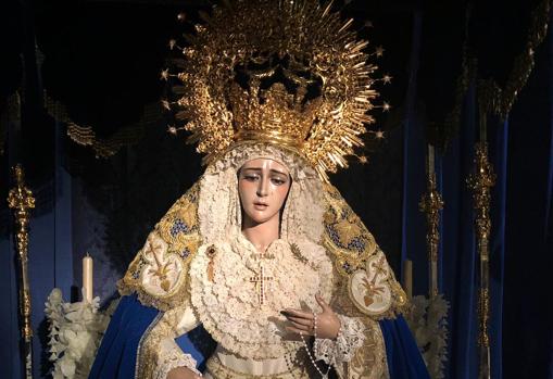 Nuestra Señora de la Palma en su solemene besamanos en la parroquia de San Lorenzo