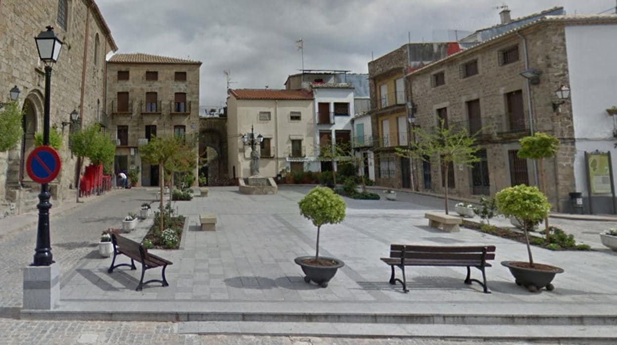 Plaza del pueblo de Inatoraf, en Jaén