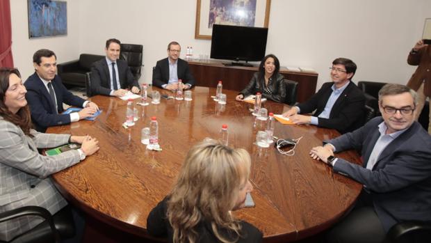 Partido Popular y Ciudadanos se sientan a negociar el nuevo Gobierno andaluz