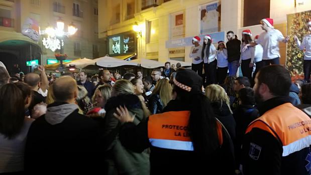 Una pelea origina una estampida durante un festival de baile en La Línea