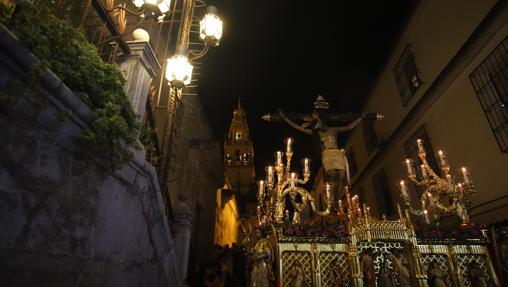 El Santísimo Cristo de Gracia durante su salida extraordinaria