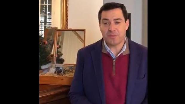 Juanma Moreno pide «confianza en el cambio» a los andaluces en su vídeo casero de Fin de Año