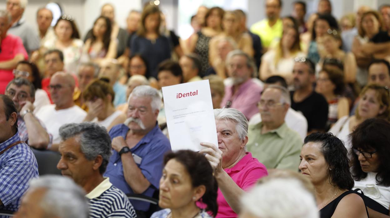 Asamblea de afectados por iDental en Córdoba