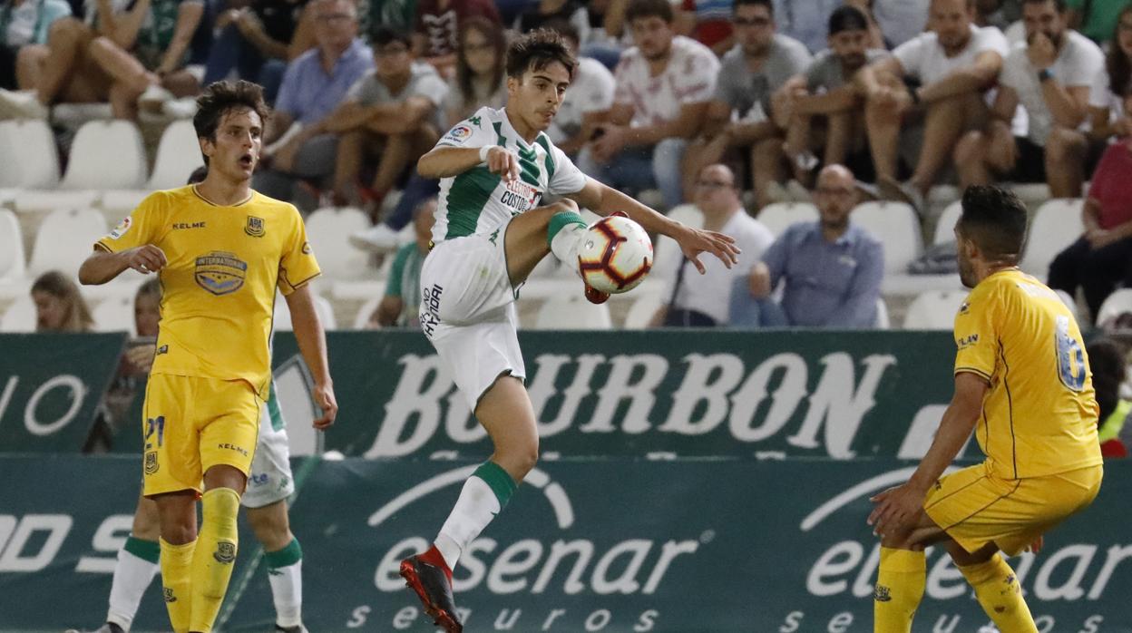 El centrocampista del Córdoba CF Álvaro Aguado