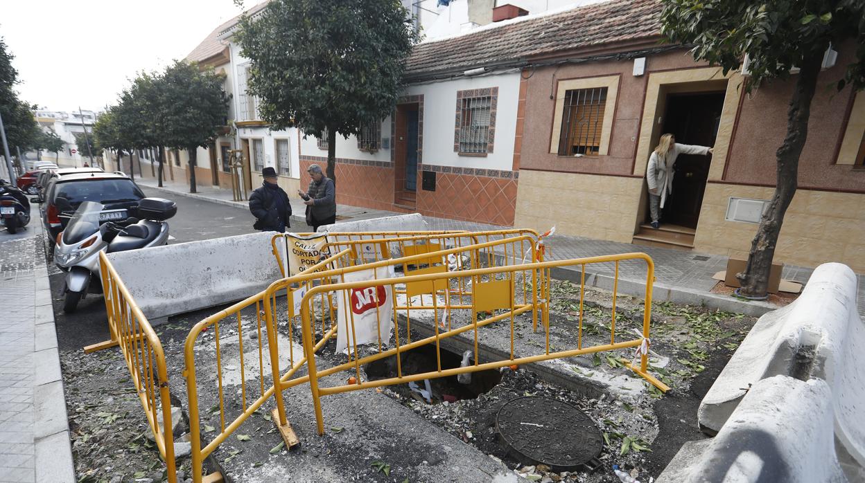 La calle Ciudad de Montilla, cortada