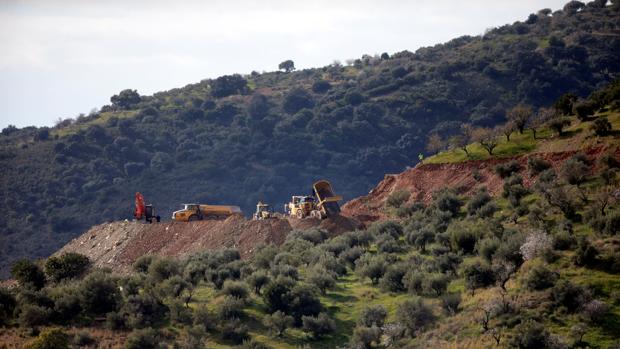 La dificultad del terreno se convierte en el principal enemigo para el pequeño Julen Roselló