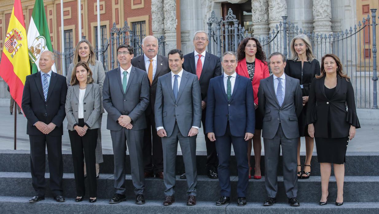 El Gobierno de Juanma Moreno al completo, tras su toma de posesión