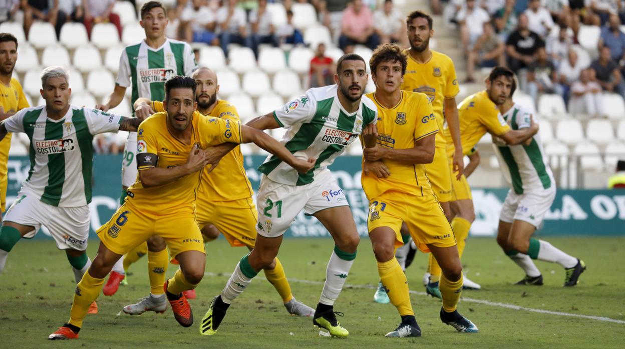 Vallejo, en el partido de la primera vuelta ante el Alcorcón en El Arcángel