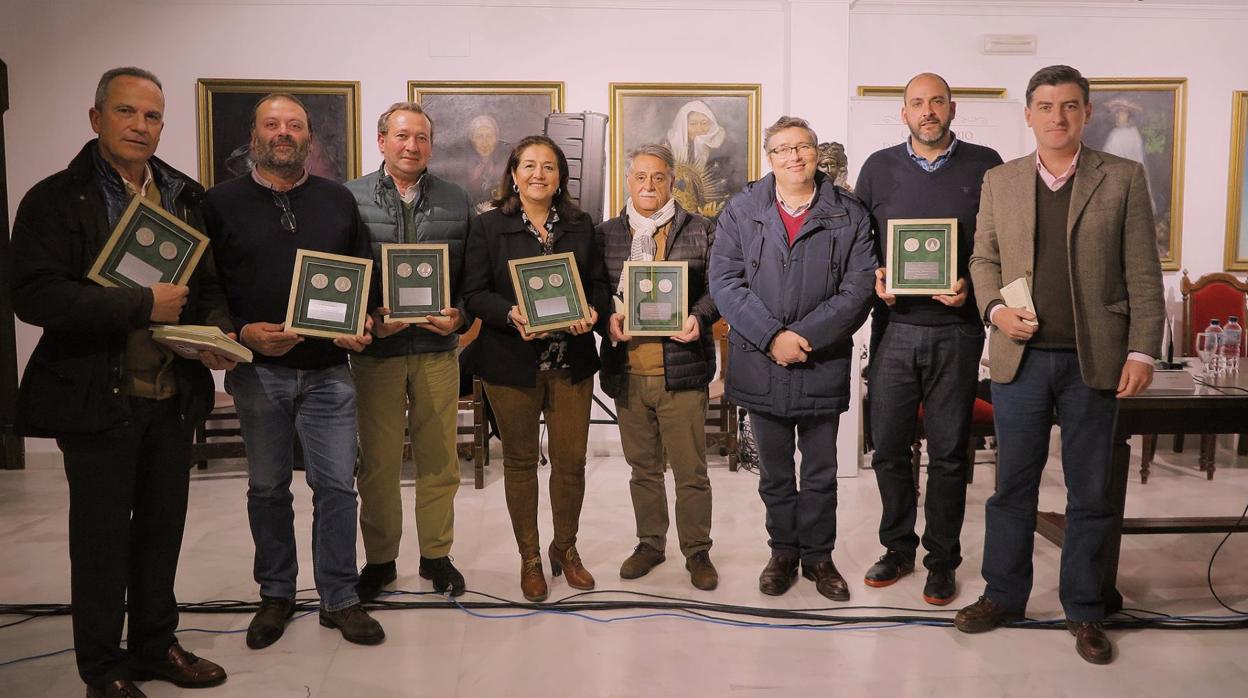 Al final del acto la Matriz obsequió a los miembros de la mesa redonda