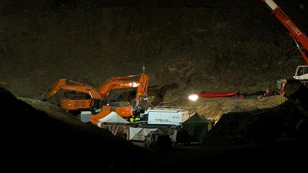 Último tramo hasta Julen: los mineros vuelven a bajar al pozo tras la cuarta microvoladura