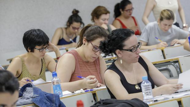 Salud publica las bases de las oposiciones para las 4.023 plazas de Enfermería en Andalucía