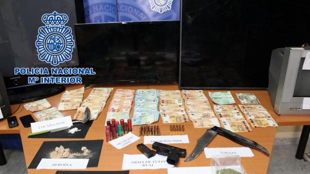 Detenidos 3 narcotraficantes en Úbeda con 4 tipos de droga, una pistola y casi 20.000 euros en metálico