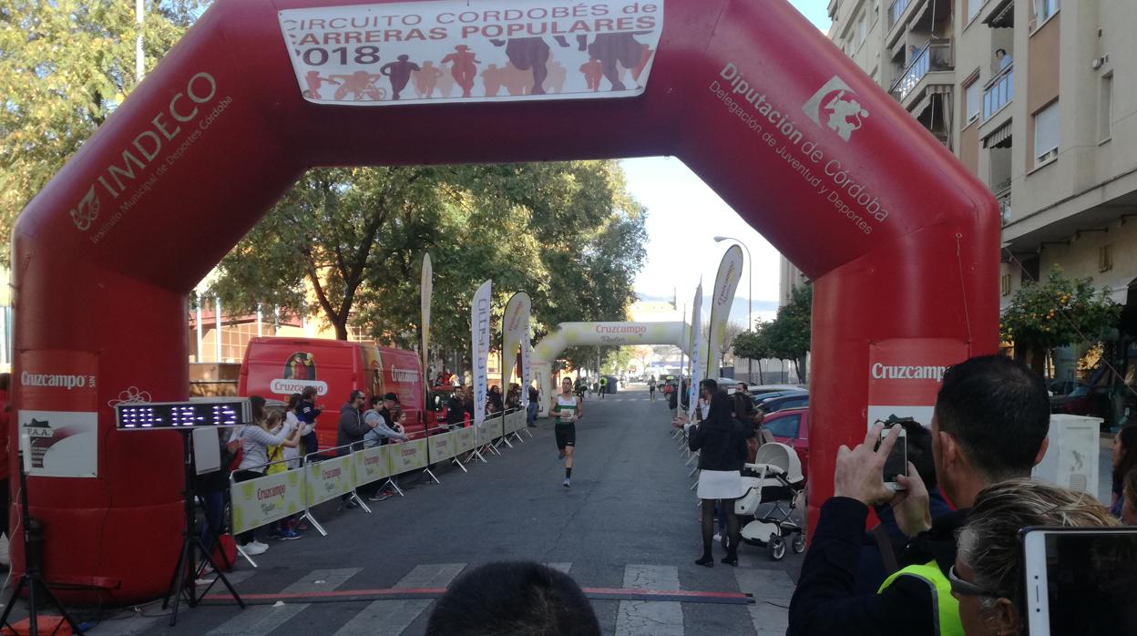 Juan Ignacio Grondona, ganador de la carrera popular de Zoco a Zoco este jueves