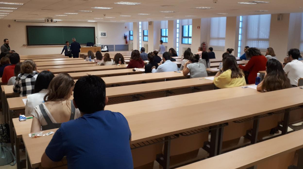 Un total de 4.317 personas se examinan este domingo