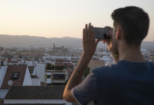 Mirador de la calle Osario Romano, uno de los pocos proyectos exitosos de los últimos años en el Distrito Sur de Córdoba