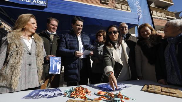 Bellido promete convertir el mercado del Alcázar Viejo de Córdoba en un centro activo para mayores del barrio