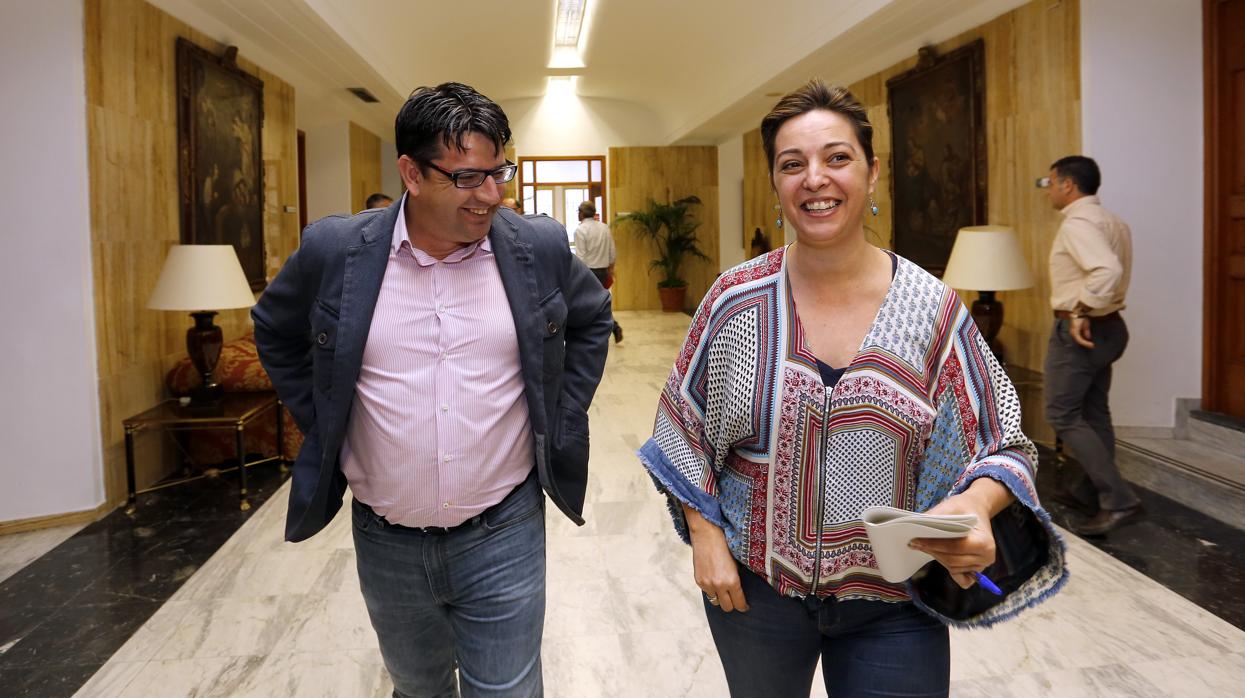 Pedro García e Isabel Ambrosio, tras un Pleno