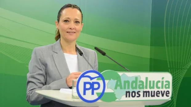La nueva delegada del Gobierno promete recorrer cada rincón de Jaén para conocer sus necesidades