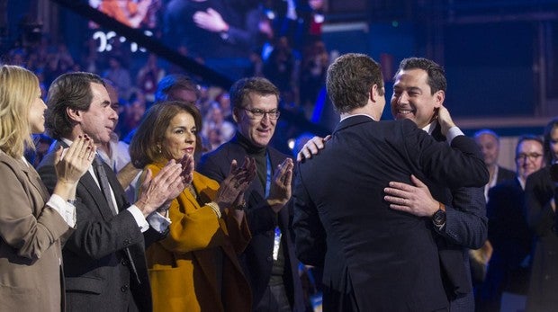 Juanma Moreno se apunta a la concentración por España mientras Susana Díaz guarda silencio