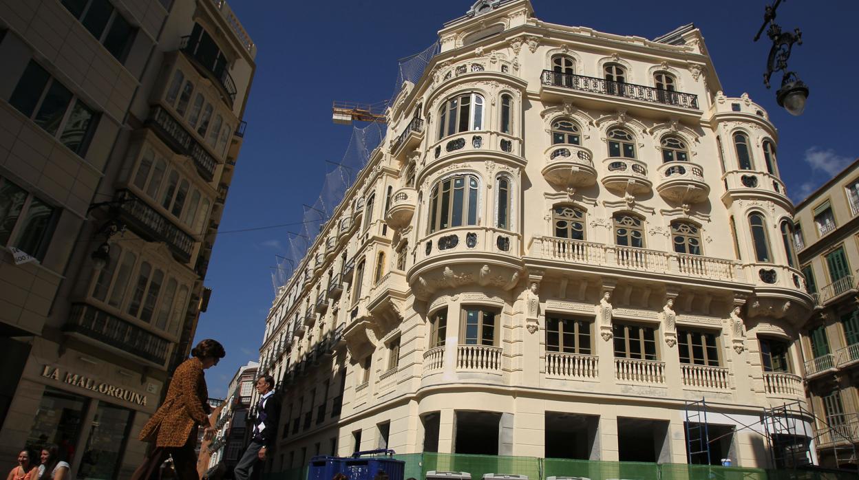 Edificio donde se instaló el primer centro comercial de Félix Sáenz